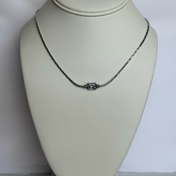 Elegant Gold or Silver Necklace with Square Pendant - Picture 4 of 5